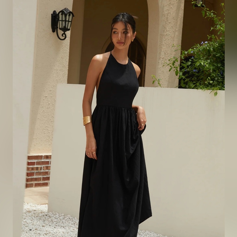 Elegant Black Maxi Dress - Picture 4 of 5